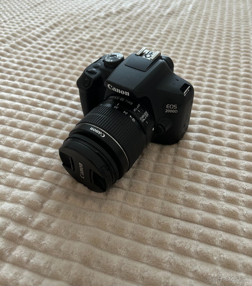 📸 Predám digitálny fotoaparát Canon 2000D 📸- ako nový - 2