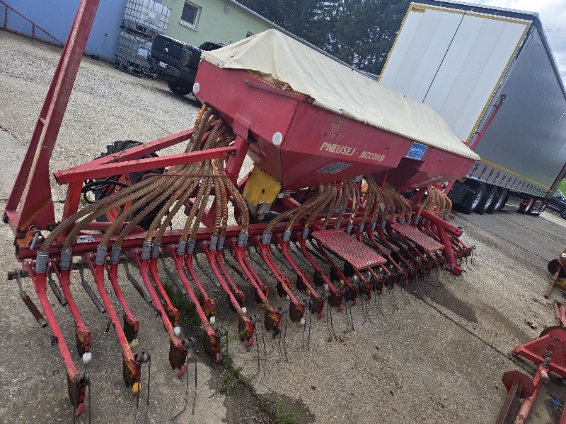 Sejačka Pneusej 6m - 2