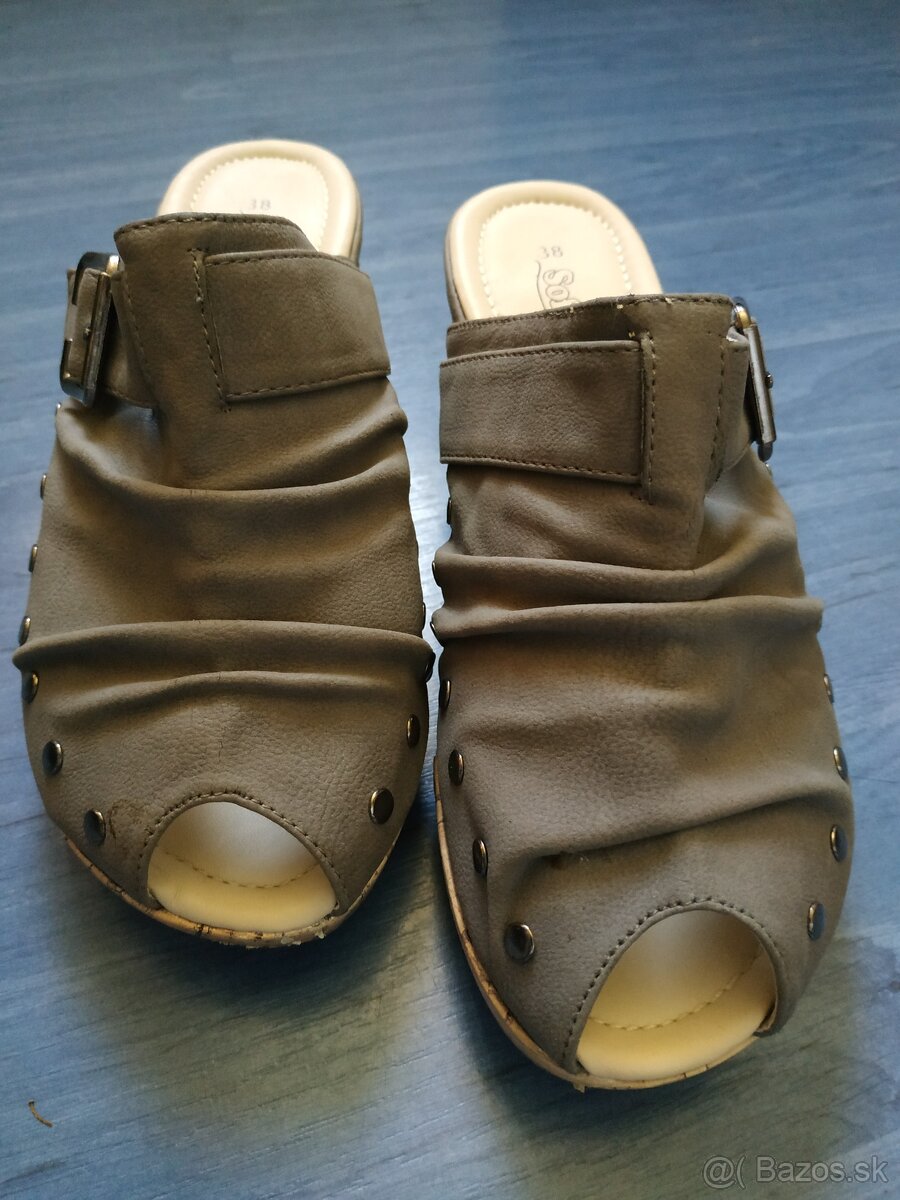 Dámske šľapky - 2