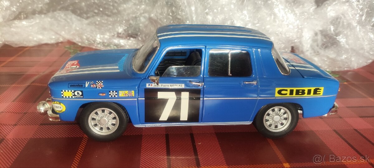 Renault 8 1/18 - 2