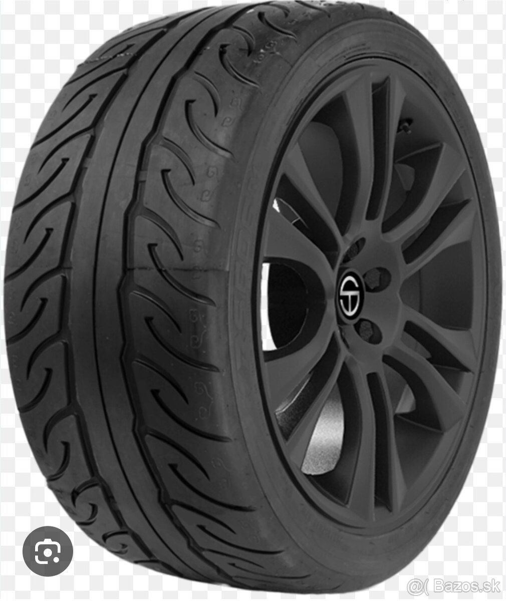 Predám semislick r18 2ks 235/45 a 2ks 245/45 - 2