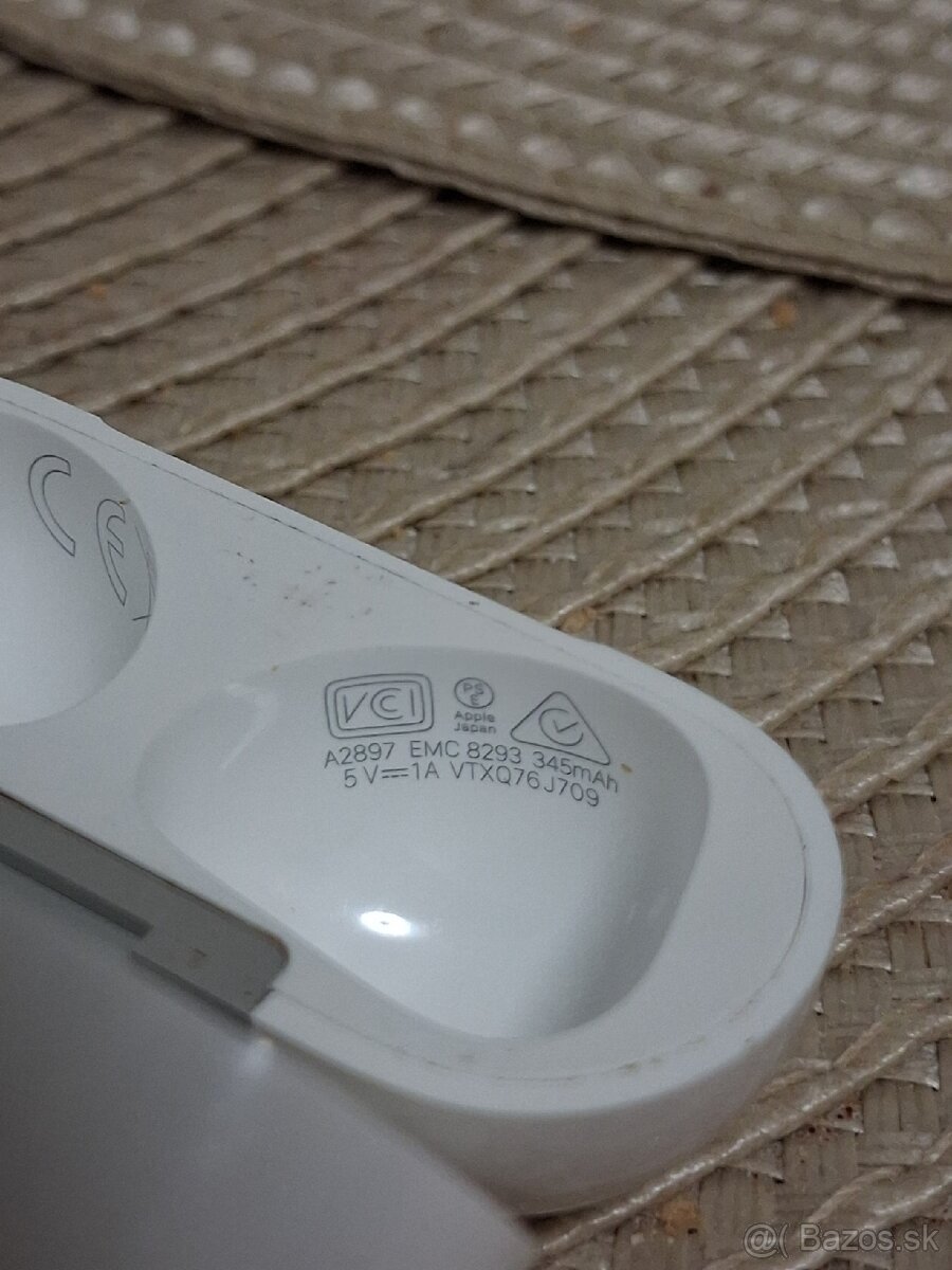 Predám Apple AirPods 3 - 2