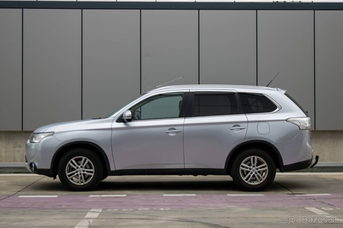 Mitsubishi Outlander 2.2 DI-D Intense - 2