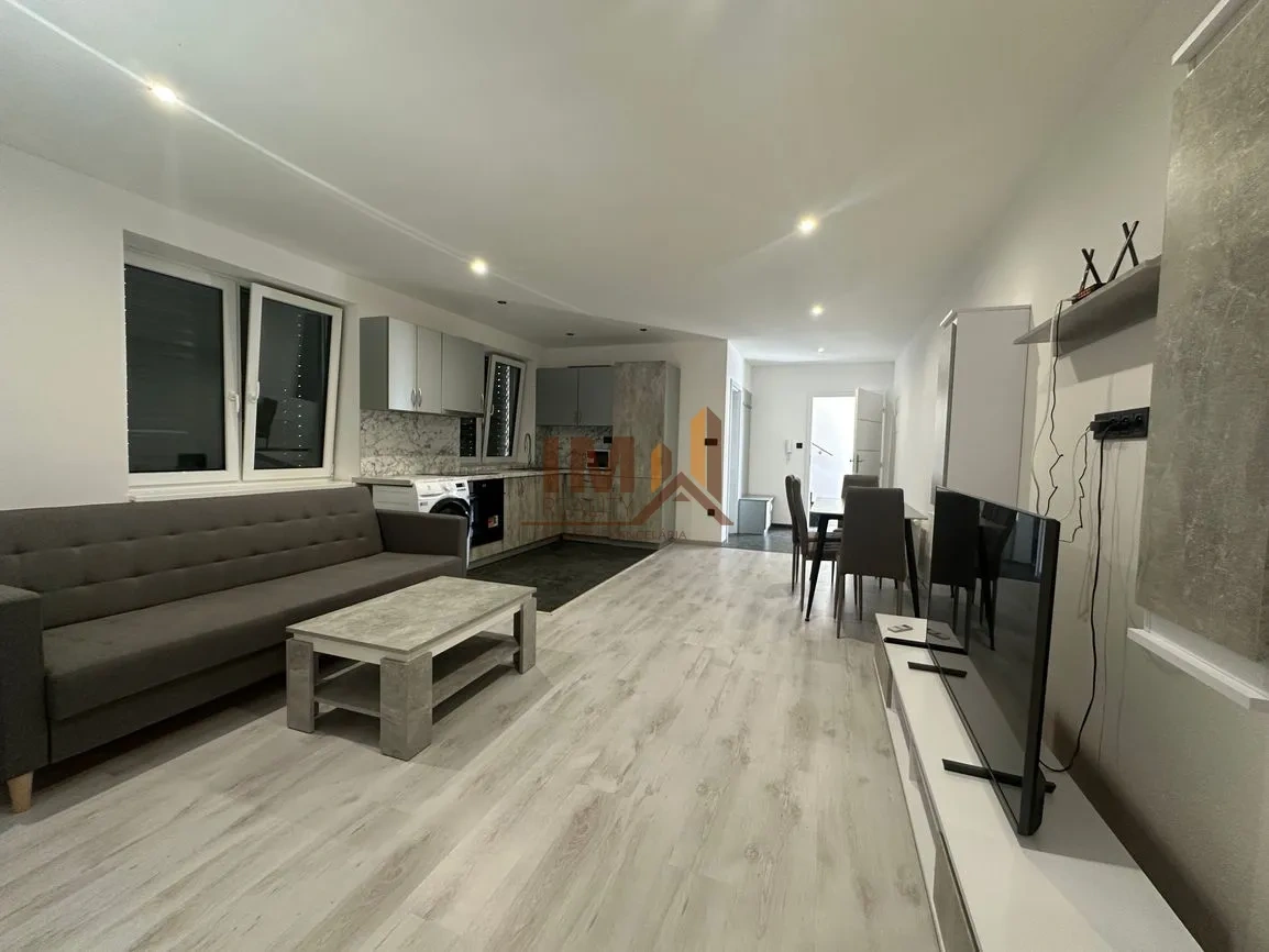 NA PRENÁJOM VEĽKÝ ZARIADENÝ 2i BYT S BALKÓNOM A PARKOVANÍM - 2