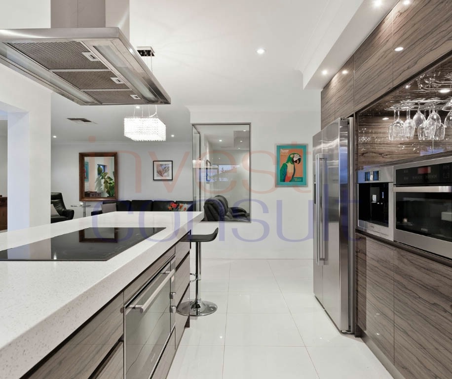 2319 NA PREDAJ LUXUSNÝ, SLNEČNÝ RODINNÝ DOM S BAZÉNOM - 2