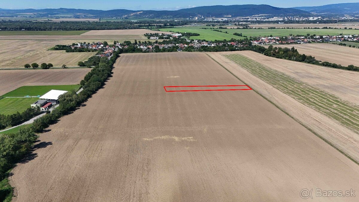 Nová Ves nad Váhom – Orná pôda v 1/1 s prístupom - 2