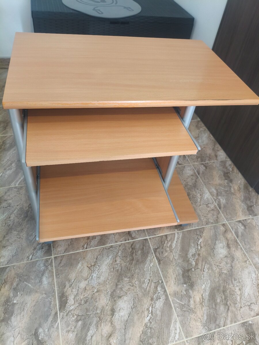 PC STOLÍK+ STOLIČKA - 2