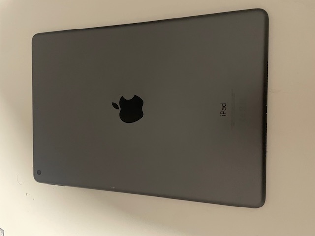 Krásny tablet Ipad - 2