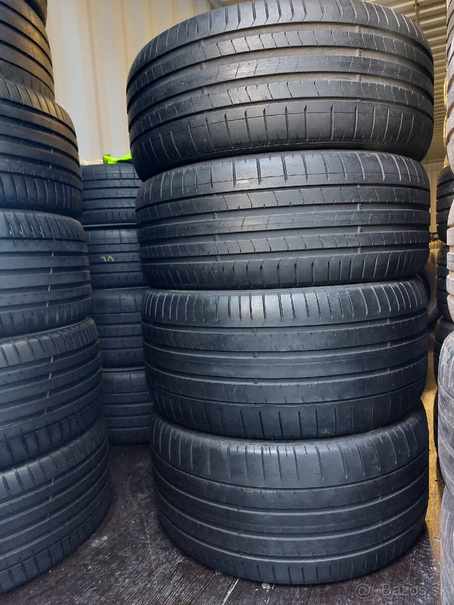 Pirelli Pzero 285/40R23 + 325/35R23 - 2