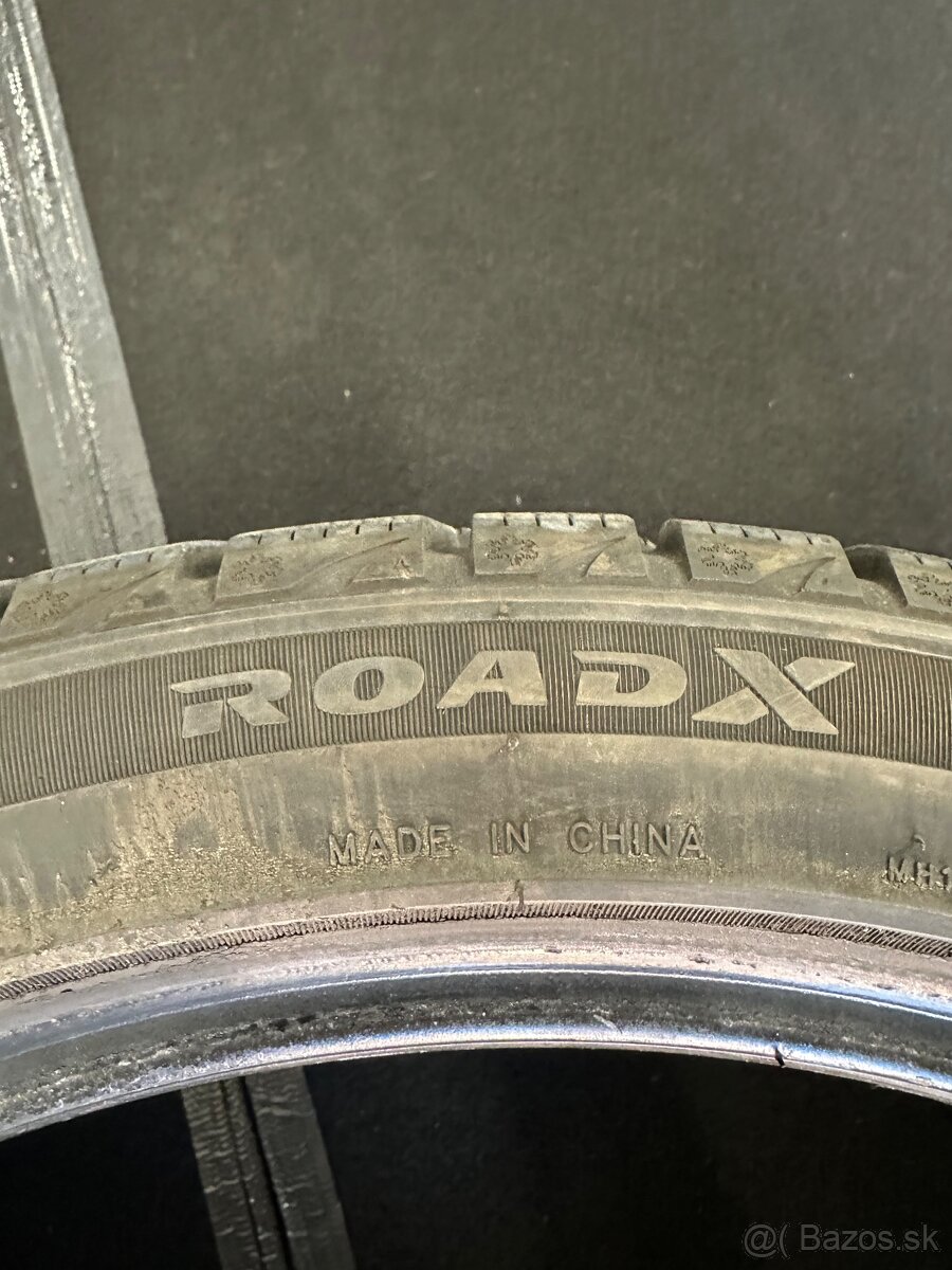 245/40 R19 zimné - 2