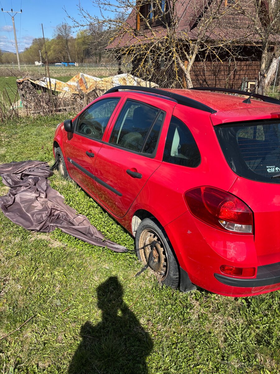 Predám Renault Clio Grandtour – búrané - 2