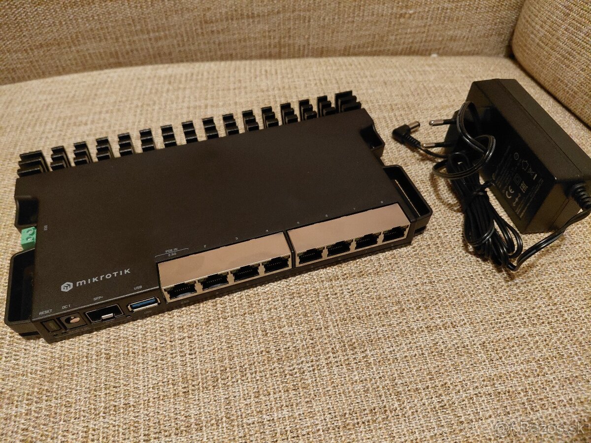 Predam Mikrotik RB5009UG+S+IN - 2
