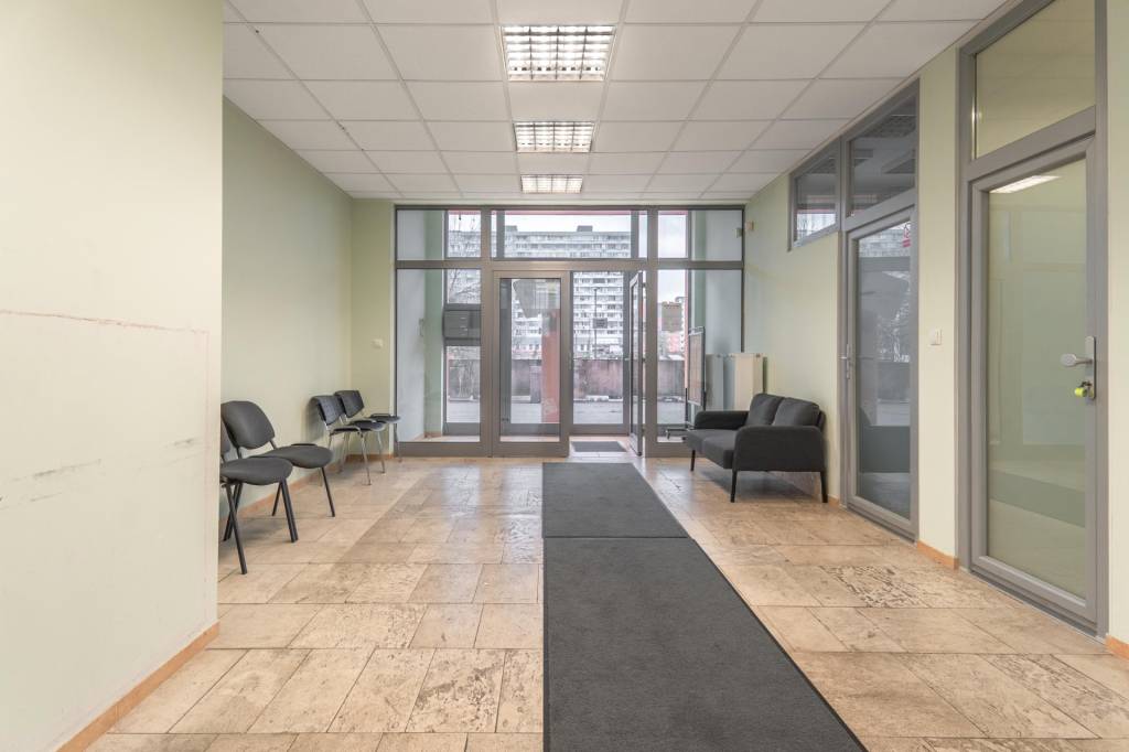 Predaj komerčných / kancelárskych priestorov v Petržalke - 2