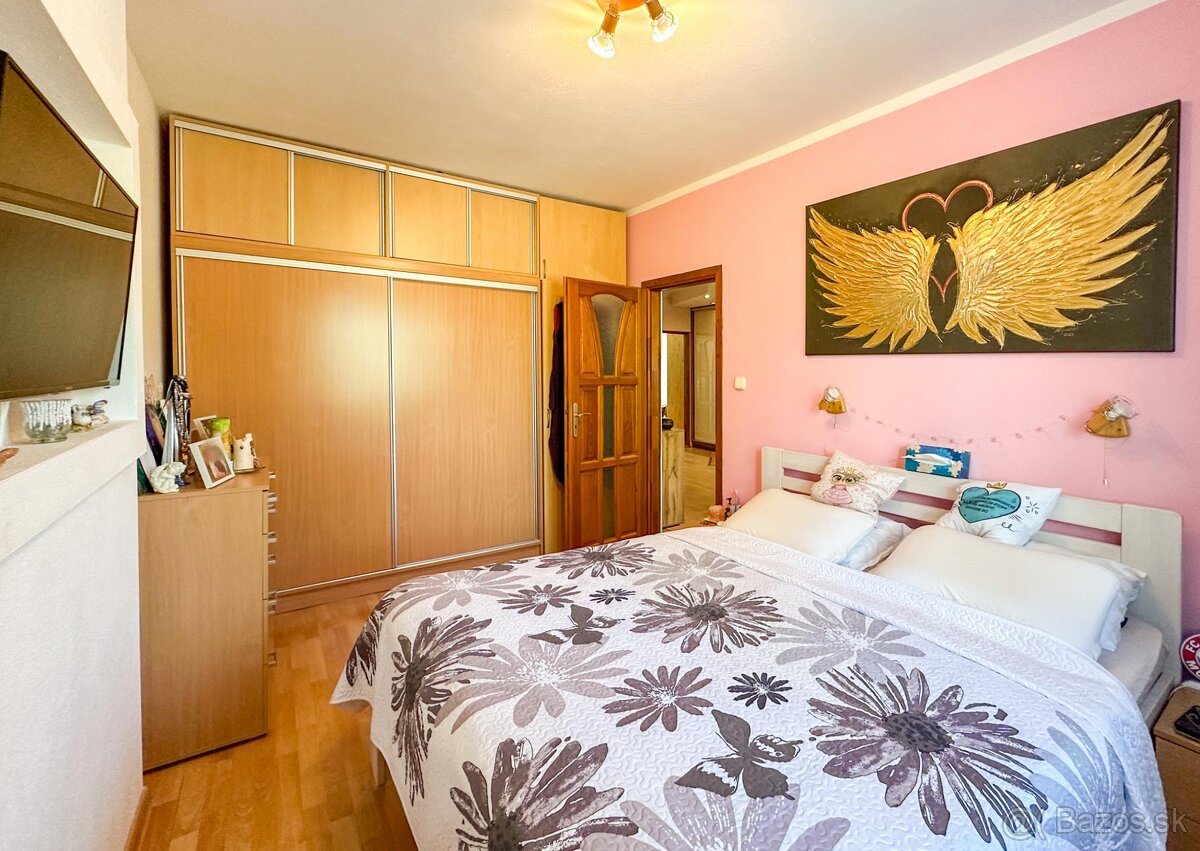 Krásny 4 izbový byt v meste Žarnovica (ul. F. Kráľa) - 2