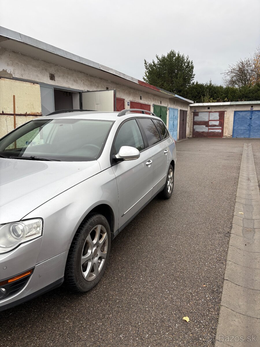 Volkswagen Passat Variant 2.0 TDI Comfortline DSG - 2