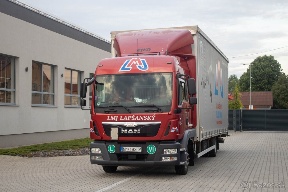 MAN TGL 12.250 s valníkovou nástavbou a hydraulickým čelom - 2