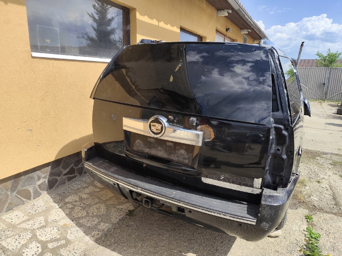 Cadillac Escalade - 2