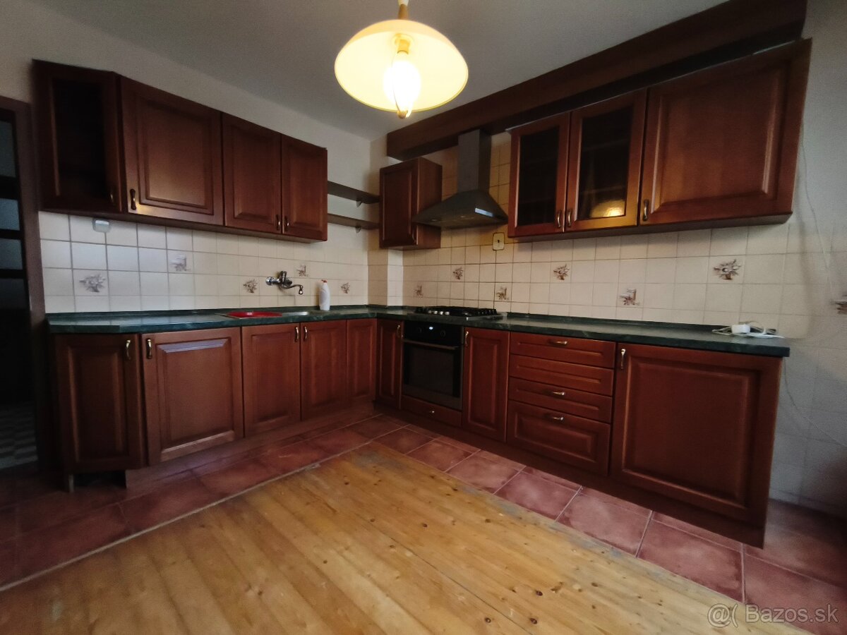 Predám komplet kuchynskú linku -250€ - 2