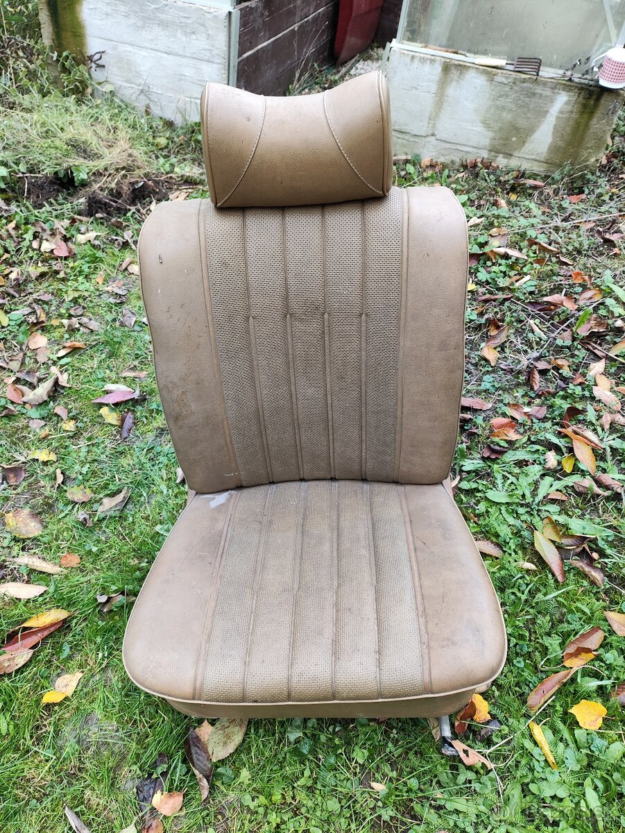 Predám na Mercedes W115 sedadlo - 2