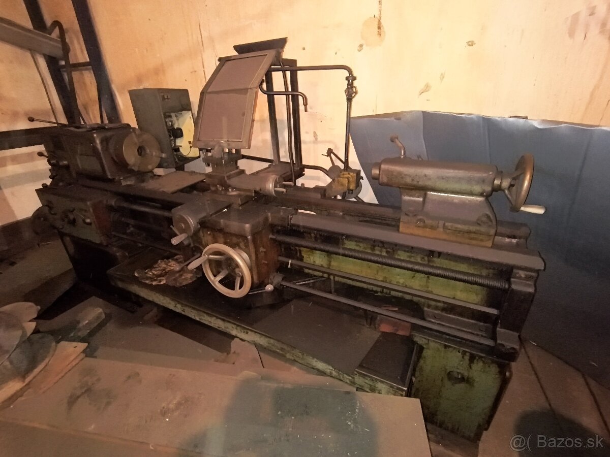 Predá sústruh SN 40B - 2