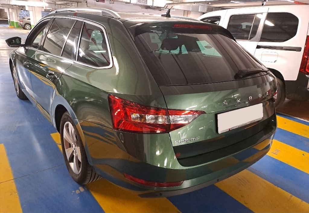 Škoda Superb 2021 2.0TDi zelený, VirtualCockpit, odpočet DPH - 2