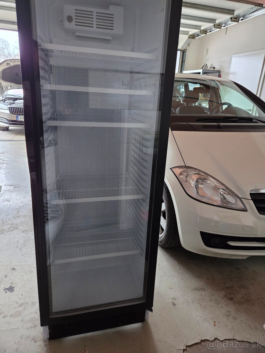 Gastro vitrínová chladnička – TOP stav - 2