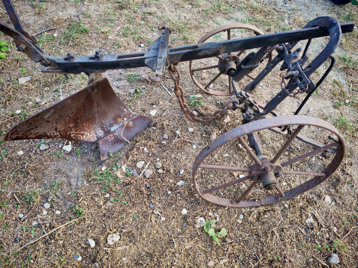 Konský pluh+kolečka - 2