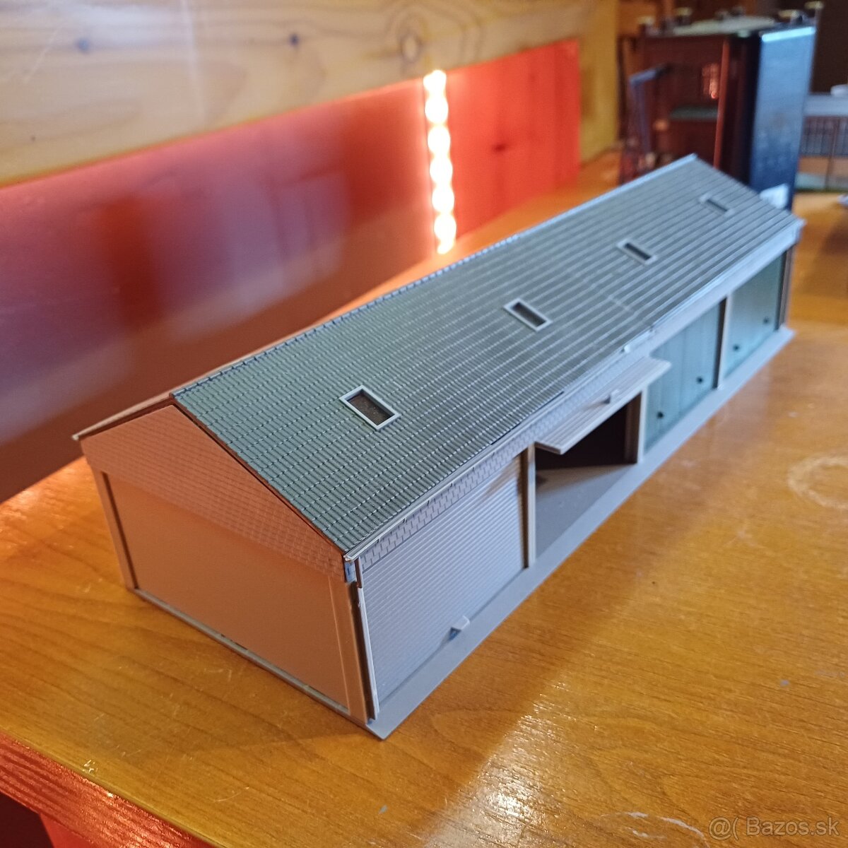 modelova zeleznica HO Garaze - 2