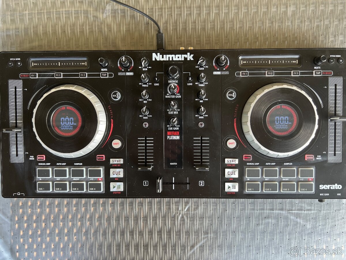 Numark Mixtrack Platinum - 2