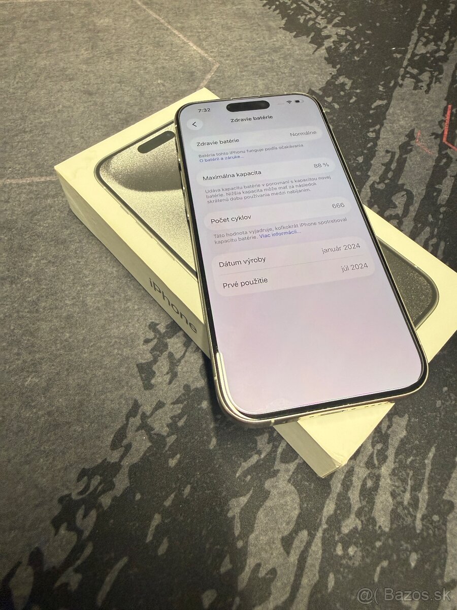 iPhone 15 Pro 128 GB - 2