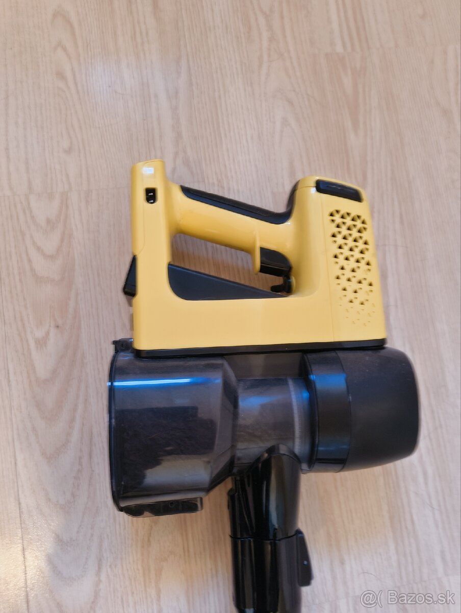 Tycovy vysavac Karcher - 2