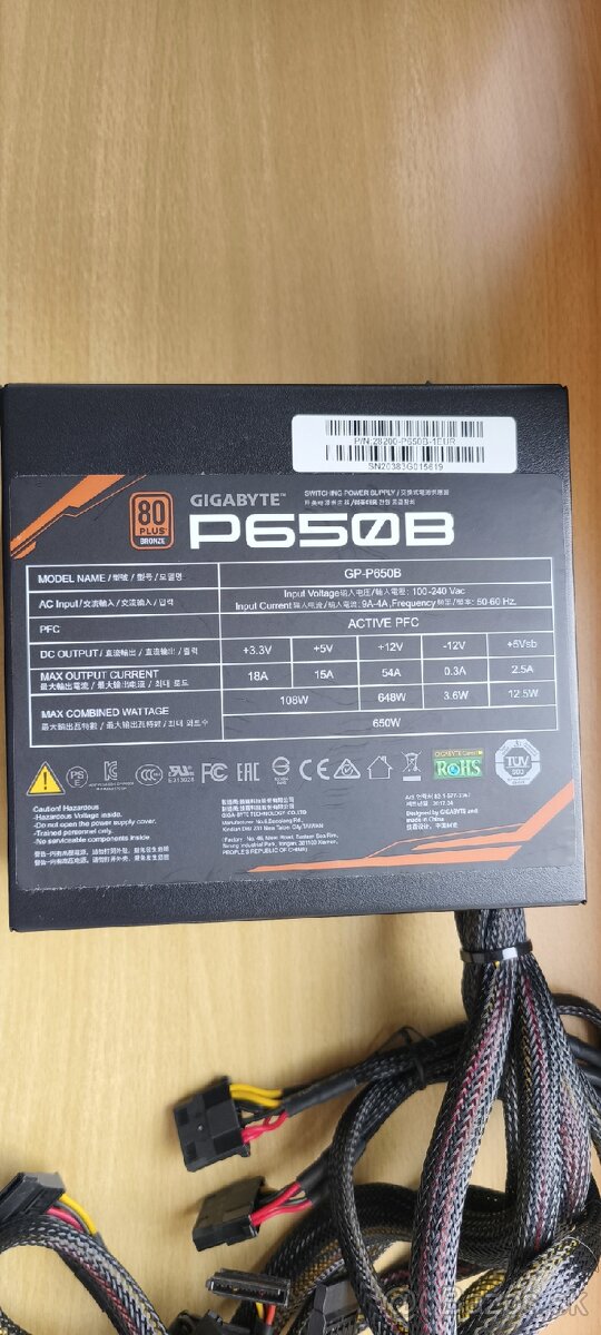 Gigabyte zdroj 650w - 2