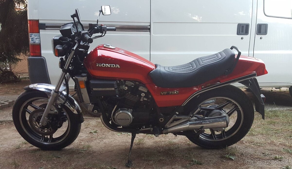 Honda VF-750S - 2