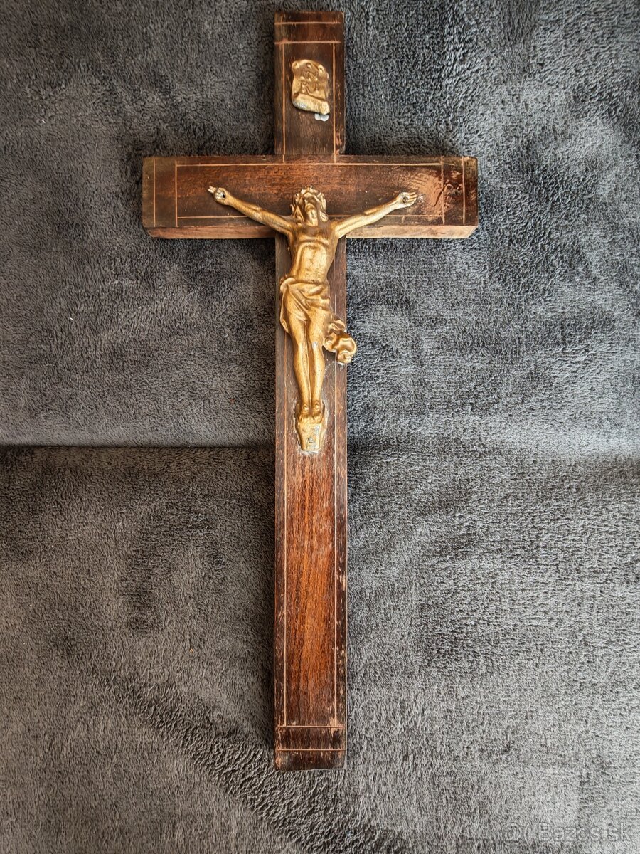 Drevený kríž s Ježišom - 2