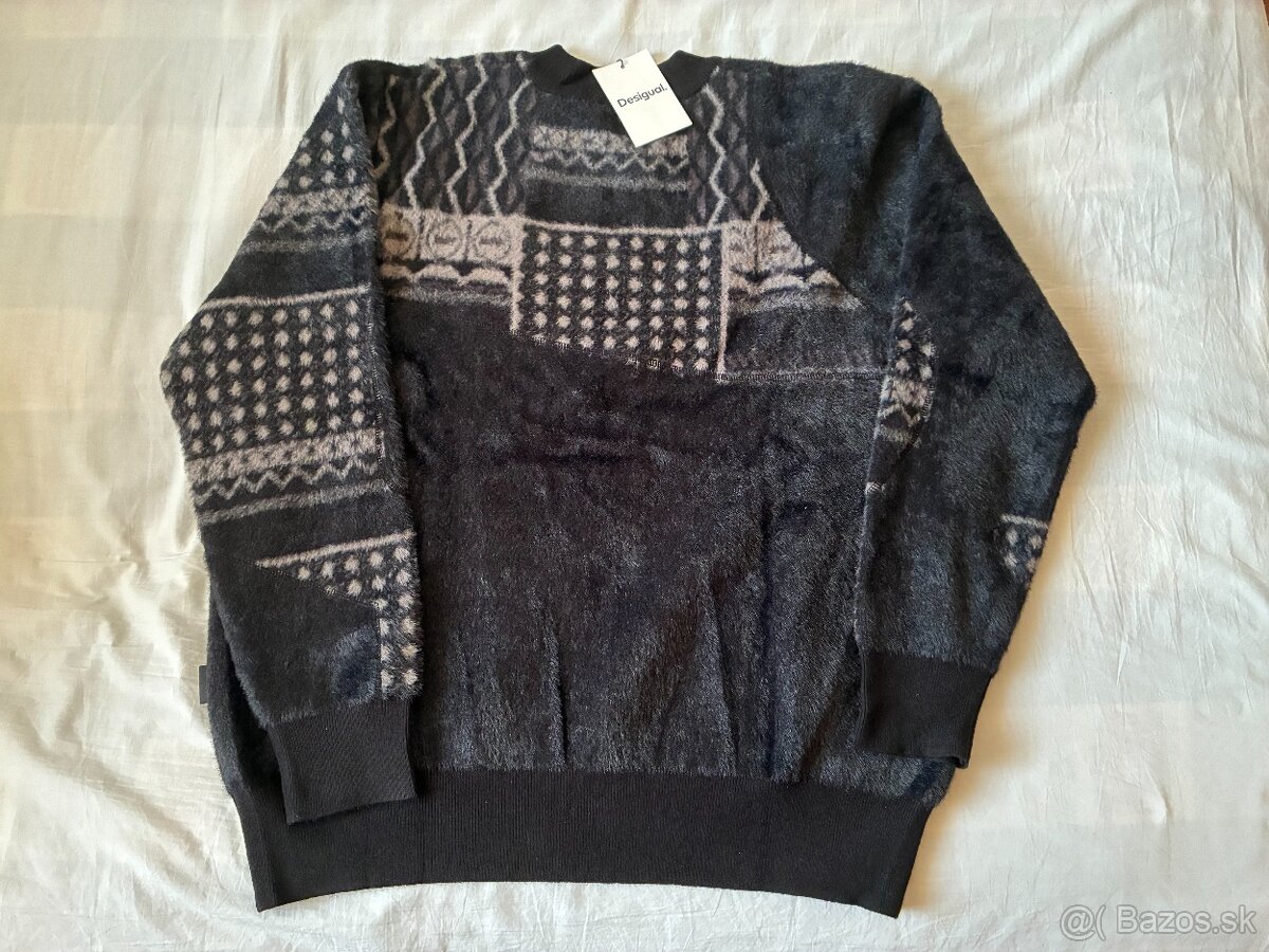 Desigual – Pánsky čiernosivý sveter s efektom kožušiny - 2