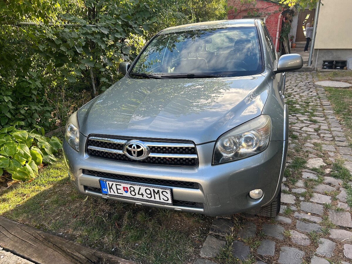 Predám Toyota RAV 4 - 2
