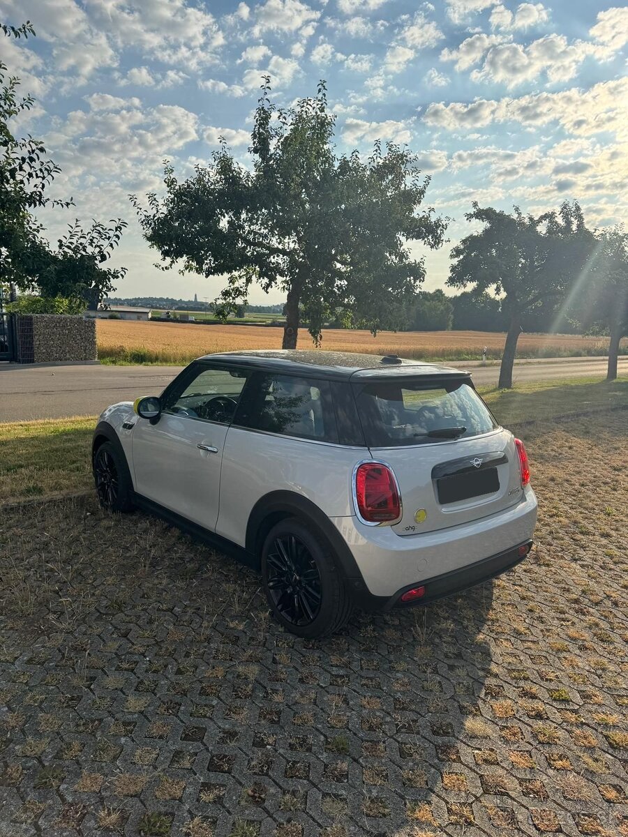 Mini Cooper S SE, 2021, SOH batérie, Kamera, Vyhr. sedadlá..