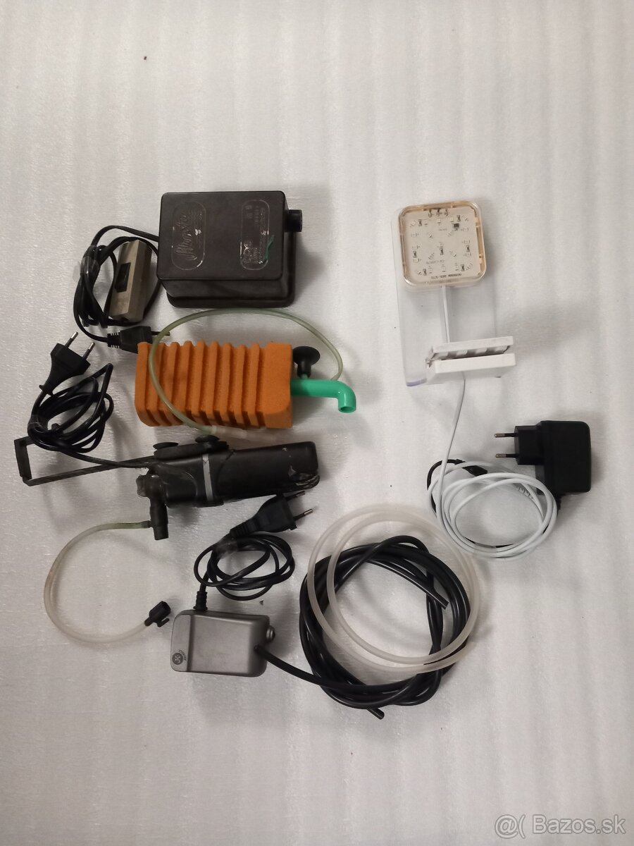 Predám akvárium s príslušenstvom - 2