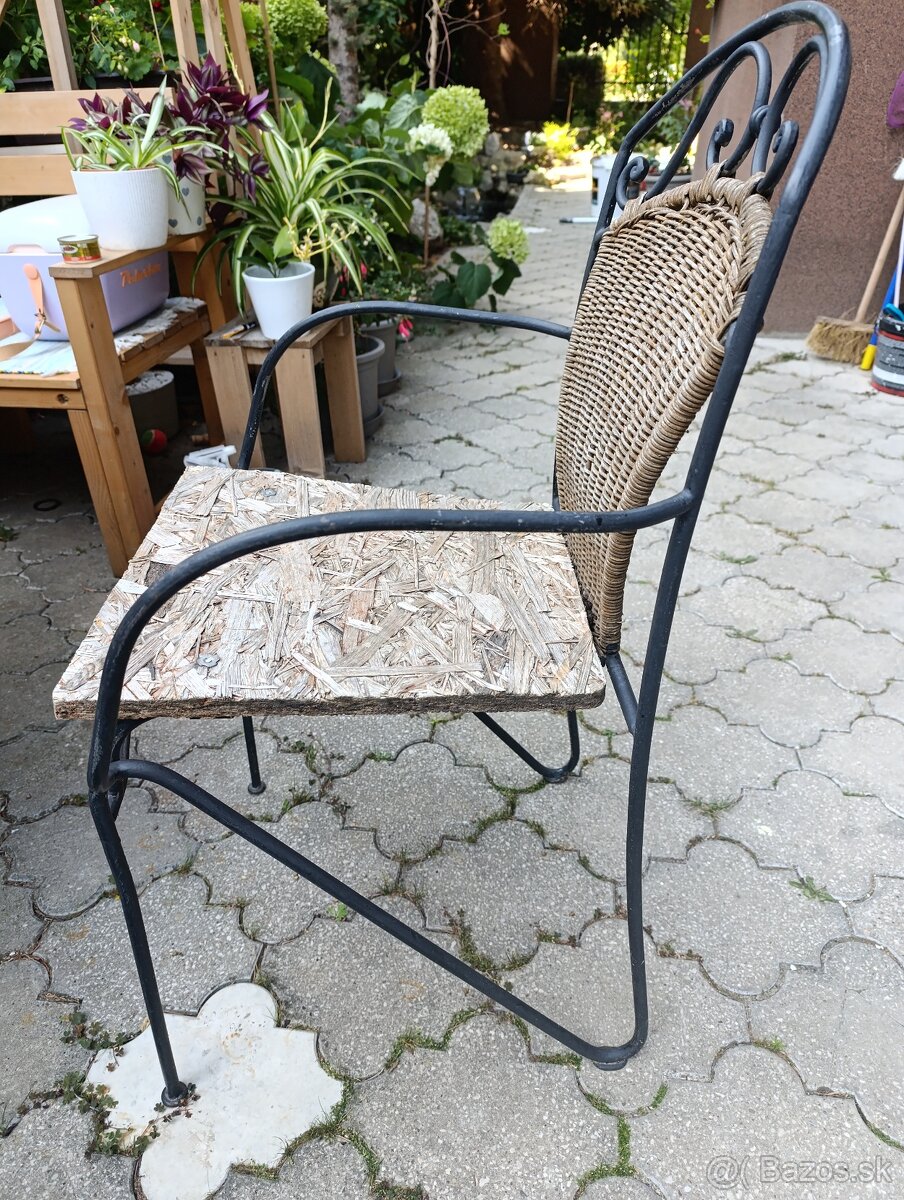 Záhradné kovové stolicky - 2