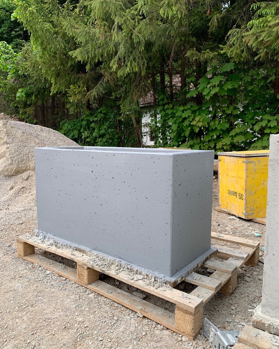 Betónový kvetináč - 2