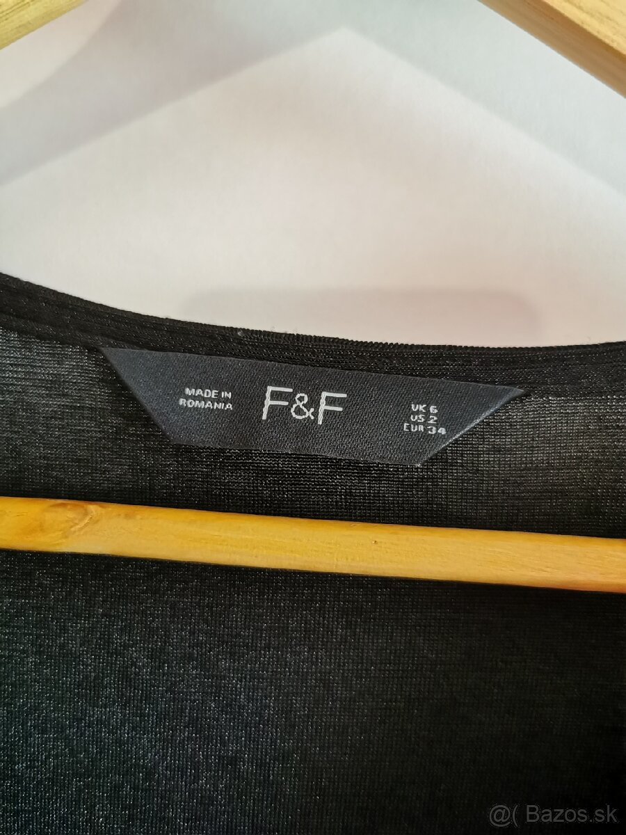 Čierne šaty s rozparkom - 2