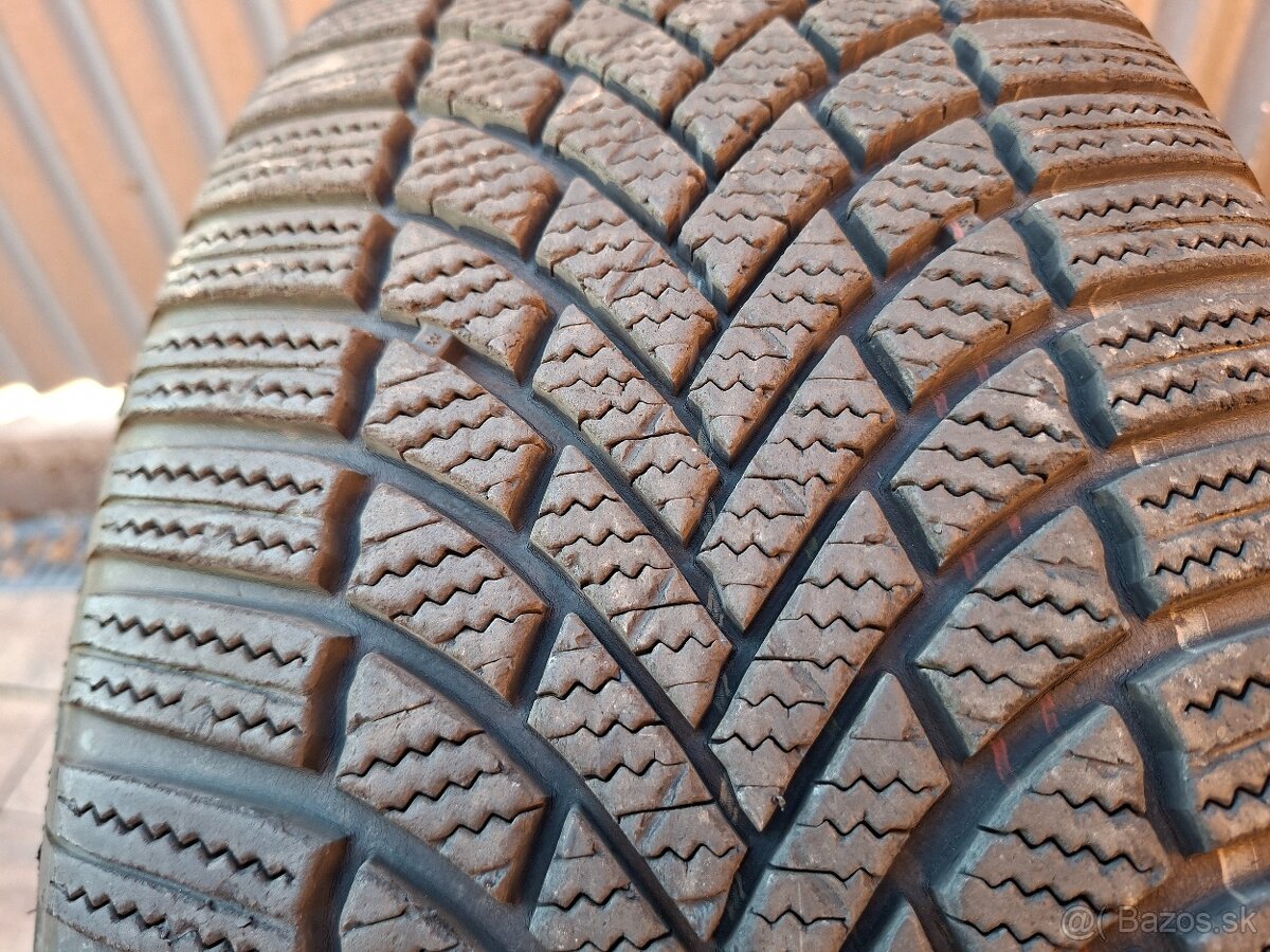 Predám zimné pneu.Bridgestone-235/55/19--101T - 2