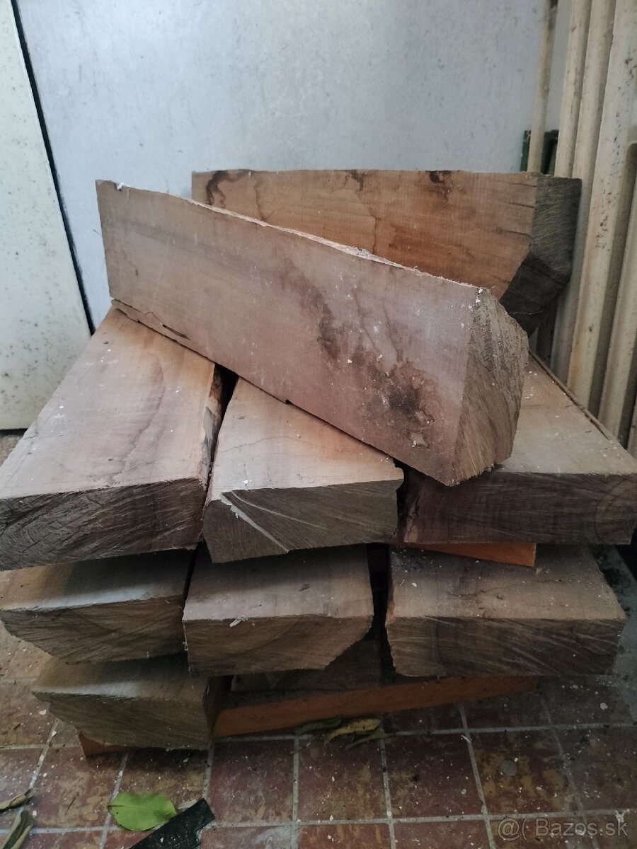 Orechové drevo - 2