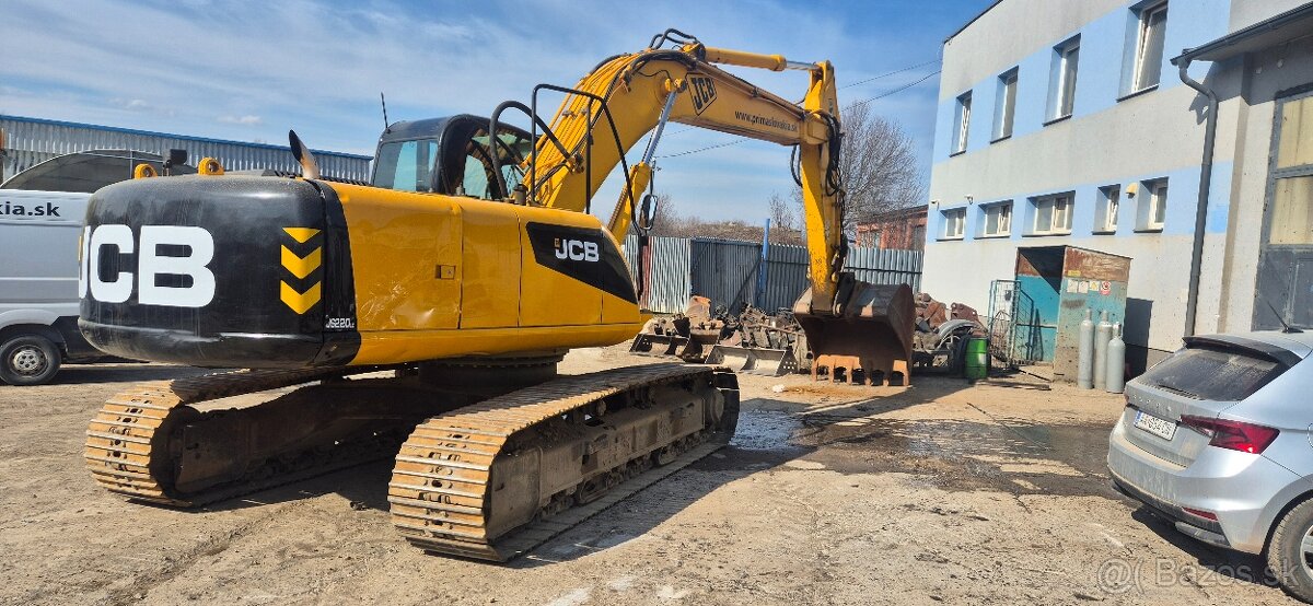 Predam pasovy bager JCB 220 LC - 2