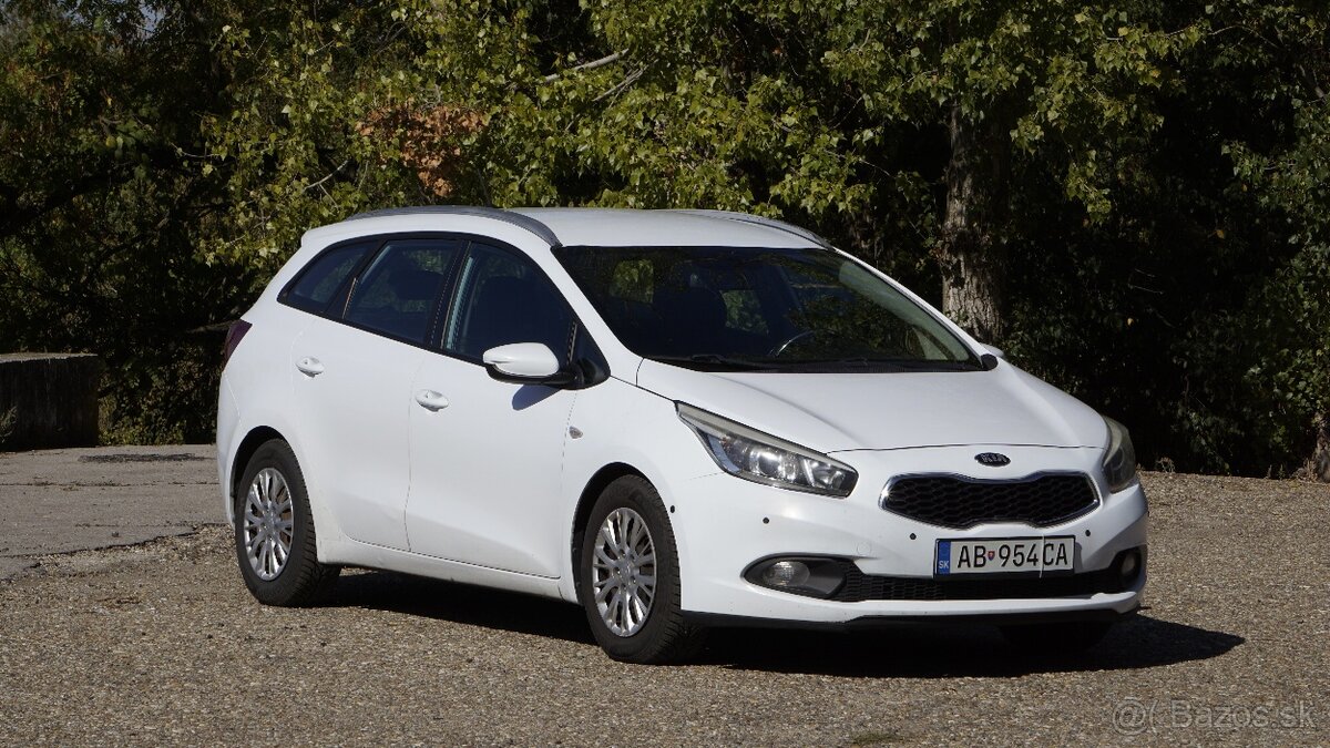 Predám Kia Cee'd SW 1.4 CVVT (2013) - 2