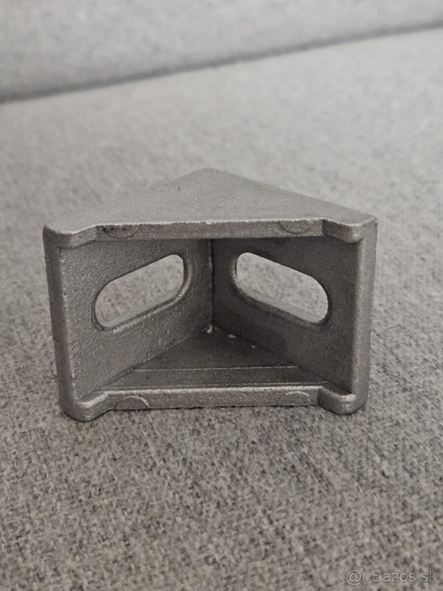 Hliníkové rohové úchyty GT206 - 2