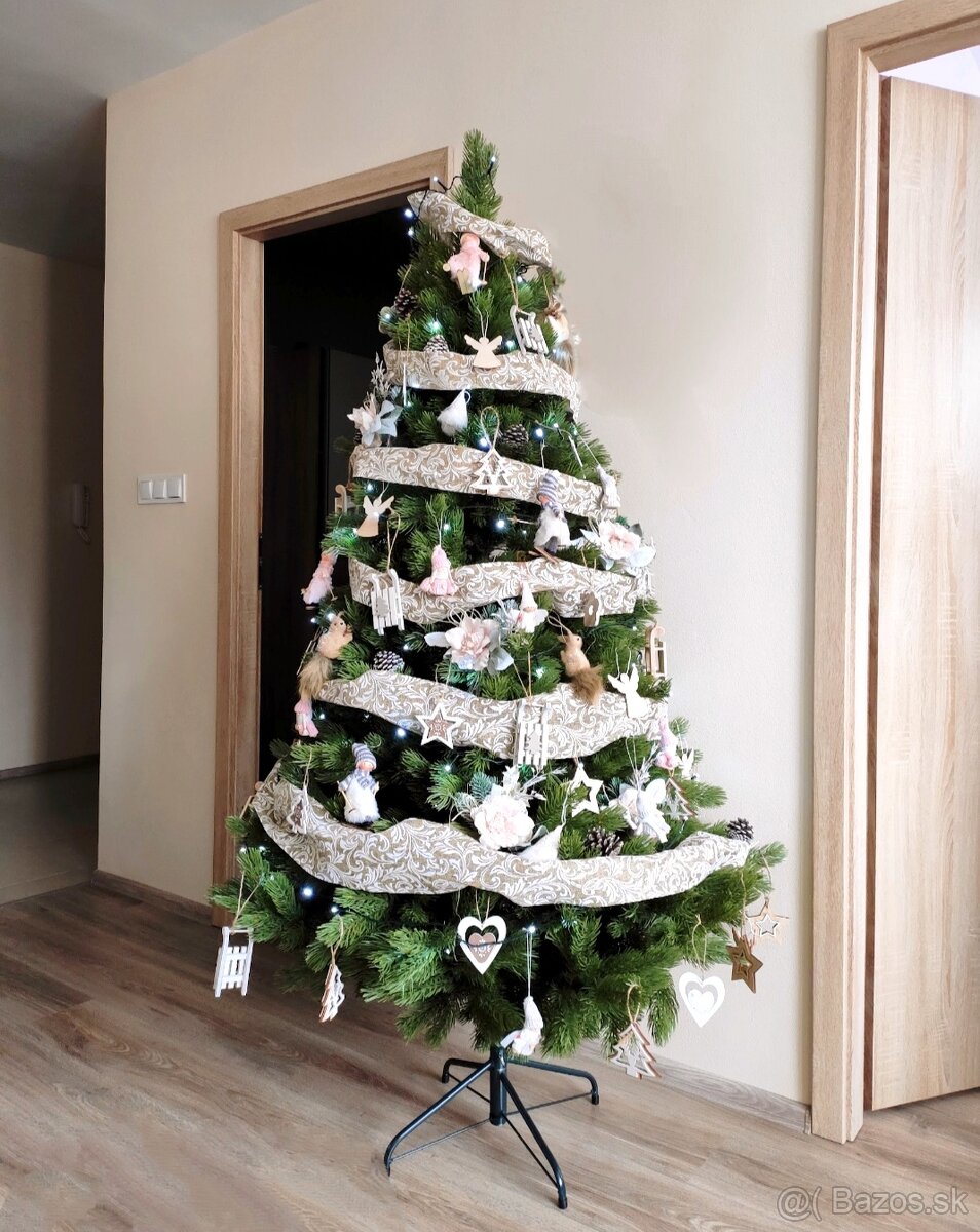 Predám vianočný stromček Borovica Tajga 3D 100% PE - 2