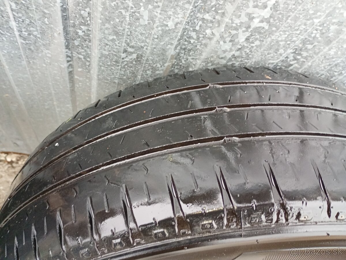 Predam letne pneu 215/65 r16c - 2