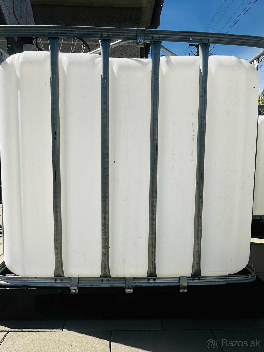 Nádrž na vodu 1000 l - 2