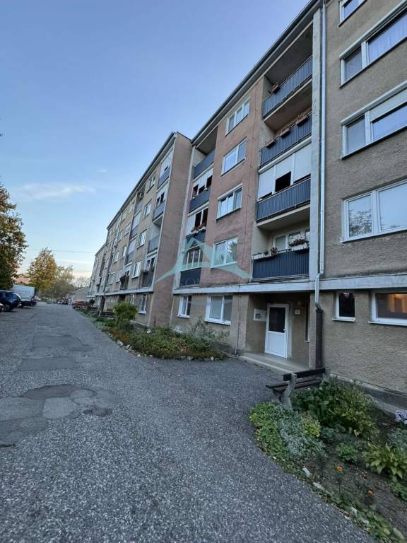 Na predaj 3-izbový byt na rekonštrukciu - 2